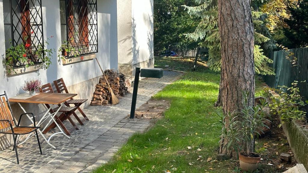 Cosy Apartman In Green Buda Βουδαπέστη Εξωτερικό φωτογραφία