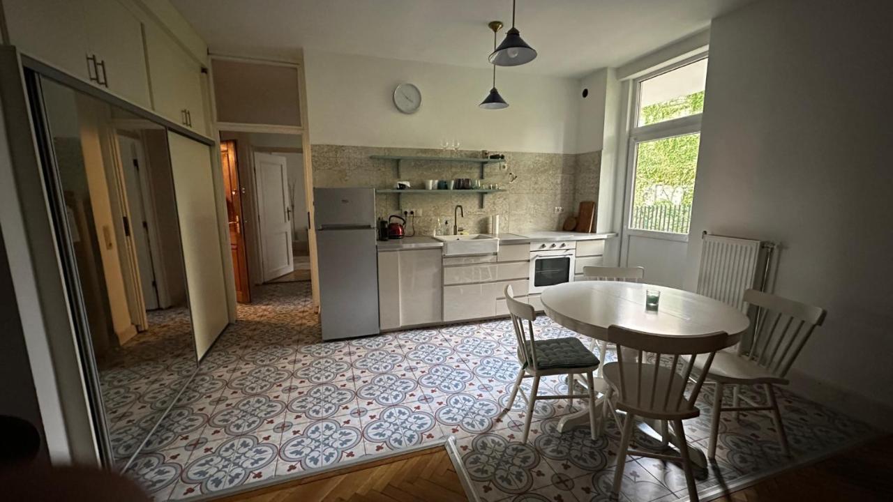 Cosy Apartman In Green Buda Βουδαπέστη Εξωτερικό φωτογραφία