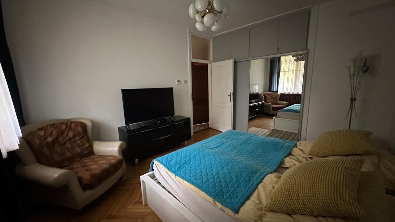 Cosy Apartman In Green Buda Βουδαπέστη Εξωτερικό φωτογραφία